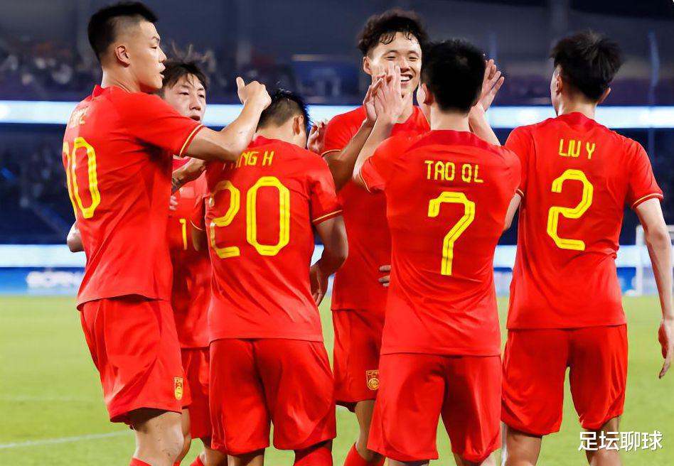 亚运会3连冠！韩国球员狂欢：跪地+跳舞庆祝，日本球员却捂脸落泪(4)