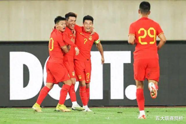 4-0大胜晋级！世预赛中国队赢了，进入梦幻小组，国足压力大了(4)