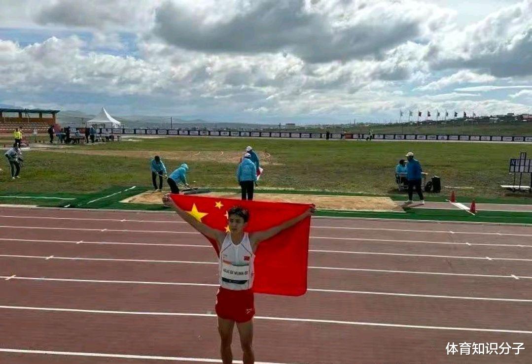 连续2次破纪录！17岁中国博尔特横空出世，网友：未来称霸赛场(4)