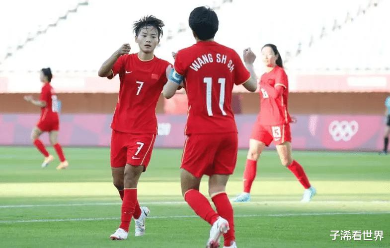 早上6点！中国女足传喜讯：功勋队长做出难得表态，球迷齐声点赞(3)