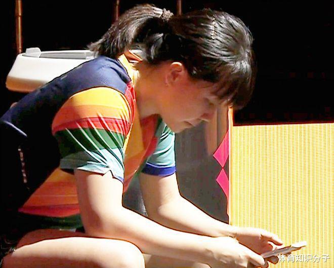 不承认违规？26岁女乒世界冠军为自己辩护，网友：像考试带小抄(2)