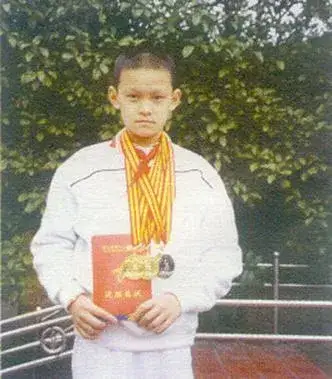 “妈宝男”孙杨：从奥运冠军到无人问津，绝不仅仅是因为拒绝尿检(9)