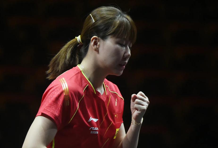 这回确定了！国乒女队世界冠军无缘资格，因违规玩手机导致(4)