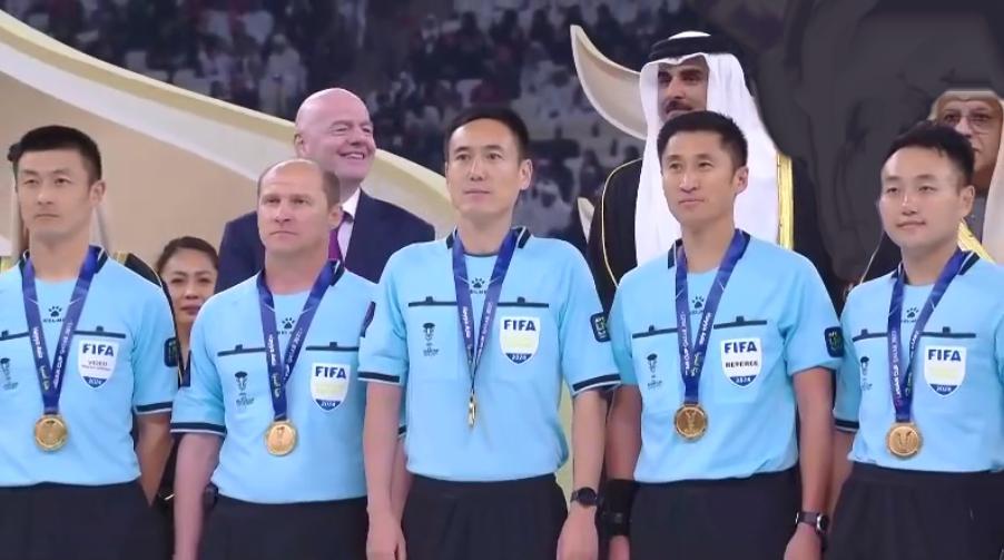 马宁勇夺亚洲杯“点球冠军”：3场判5点，4点亲送卡塔尔登顶(2)