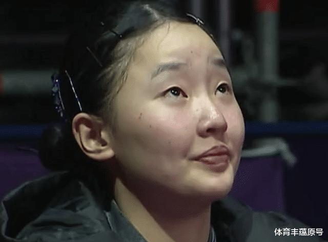 国乒世乒赛同日四次爆冷，孙颖莎携手完成救赎，张本美和成为败笔(1)