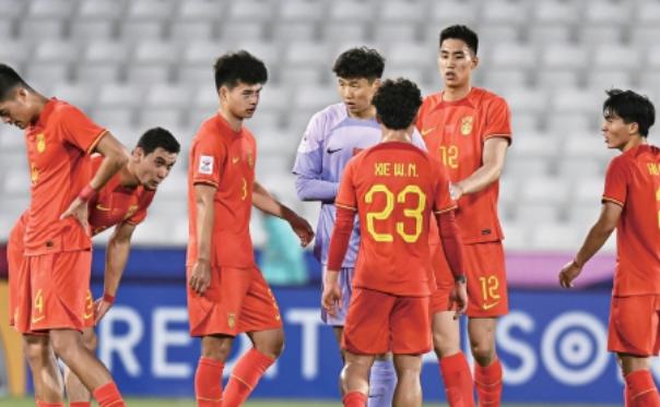2-0！首支U23亚洲杯决赛队诞生，锁定奥运会名额，中国裁判成关键(6)