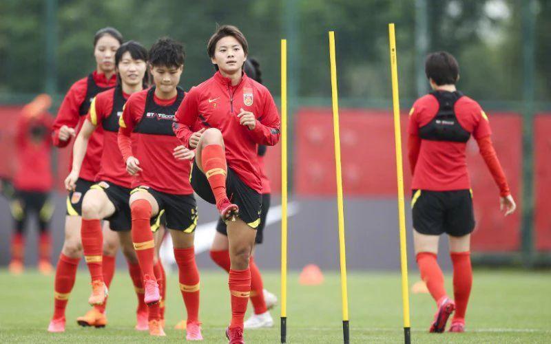 中国女足开赴韩国，冒险一战争奥运资格，开放观赛中国球迷有专区(2)