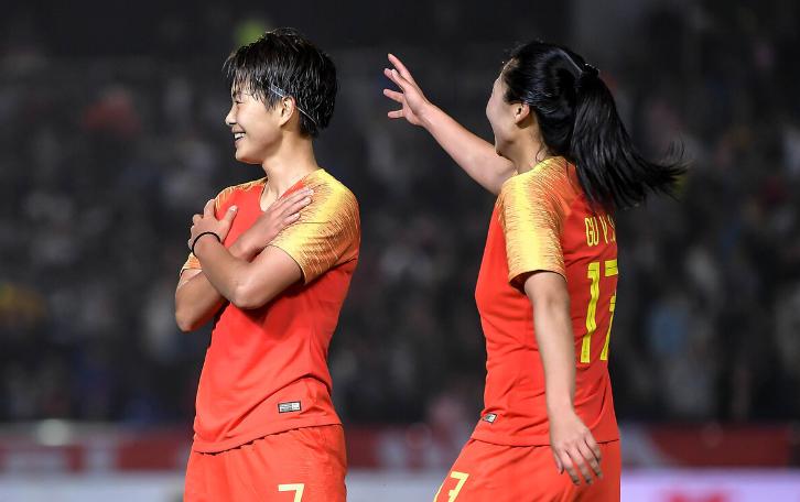 5-0！2-1！中国女足已创6年佳绩，金靴+三叉戟将齐首发，追击宿敌(4)