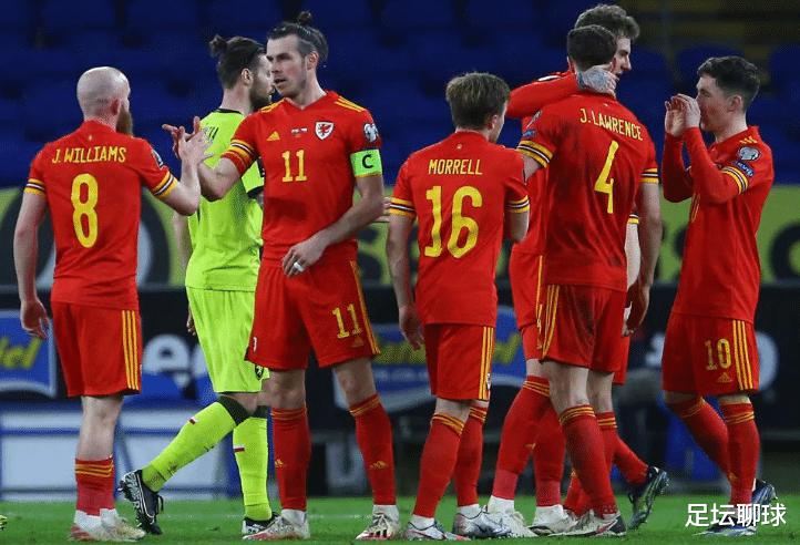 0-1！欧洲杯首张直红诞生！世界第17输球又输人，成第4支出线球队(1)