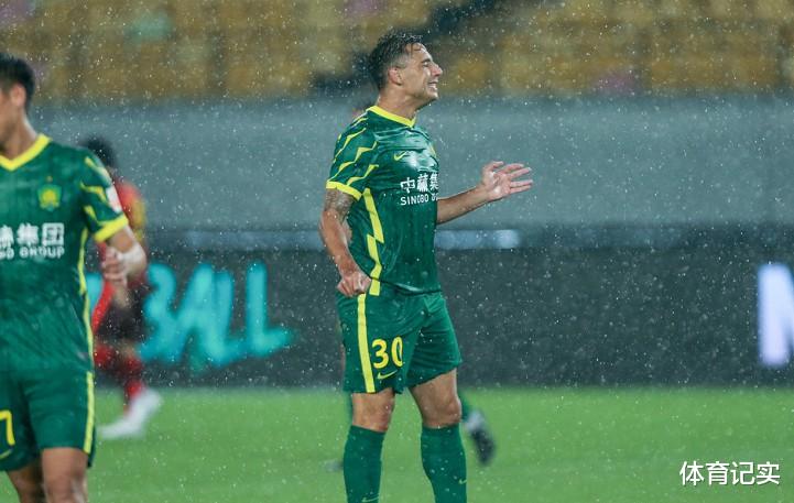 一场0：0让上海申花球迷备受打击，崔康熙被质疑，国安隔空获利好(10)