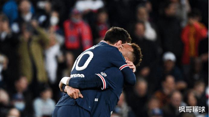 梅西太难了！巴黎夺冠球迷仍狂嘘梅西，他会离开巴黎吗(1)