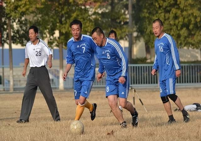 「三级联赛足球故事」洋县405聚友足球队的老将风采(8)