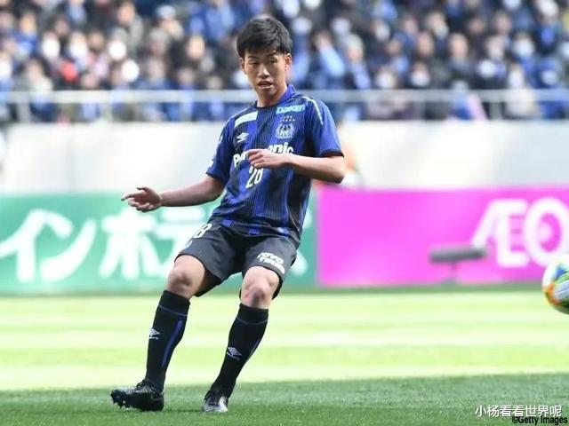 日本足球为中国足球培养出一名国脚级球员，该中国球员在踢J联赛(3)