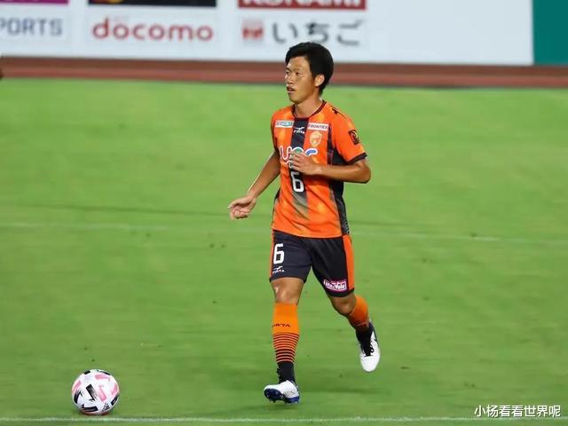 日本足球为中国足球培养出一名国脚级球员，该中国球员在踢J联赛(6)