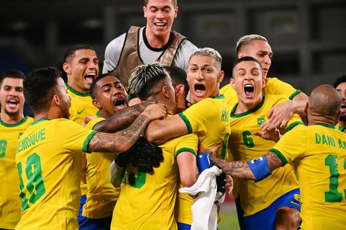 冲六星荣耀！预测巴西五大球员成夺世界杯关键先生，内马尔领衔(4)