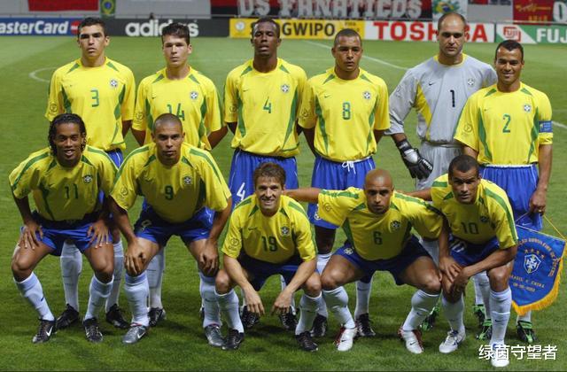 如何评价2002年世界杯的巴西队？听说罗纳尔多是大腿球星？当真？(1)