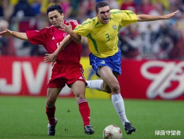 如何评价2002年世界杯的巴西队？听说罗纳尔多是大腿球星？当真？(6)