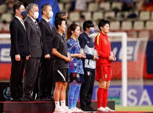 王珊珊当选中国女足队中最佳球员(3)