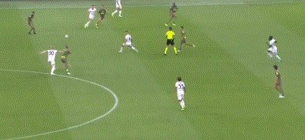 【意甲】莱昂传射吉鲁破门 新援助攻 AC米兰暂2比0(1)