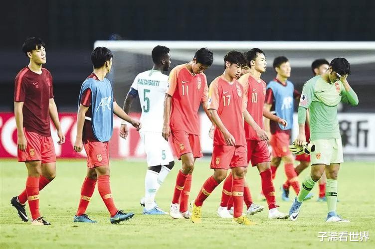 中午12点！中国足球再度陷入争议，球迷痛骂：中超没有存在的意义(1)