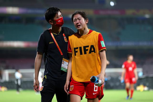 中国足球有希望，女足惜败卫冕冠军引名记热议！球迷献策抓紧留洋(1)