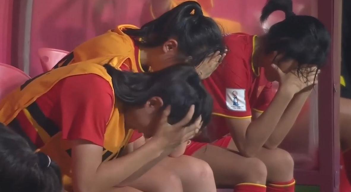 误判！中国U17女足0-1西班牙被淘汰，黄嘉欣的进球被吹纯属误判(1)