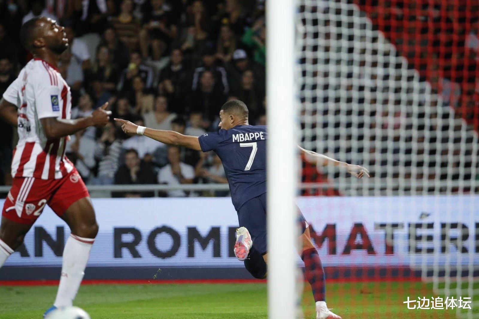 3: 0！大巴黎3分钟2球，梅西姆巴佩互相传射齐发威，内马尔被反超(1)