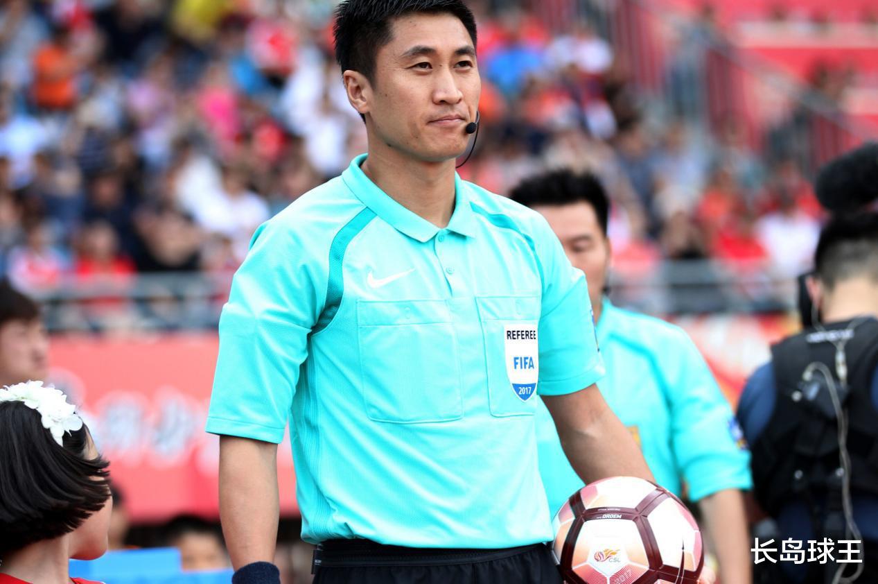 中国足球冲出亚洲！3位中国裁判入围世界杯名单，马宁将担任主裁(1)