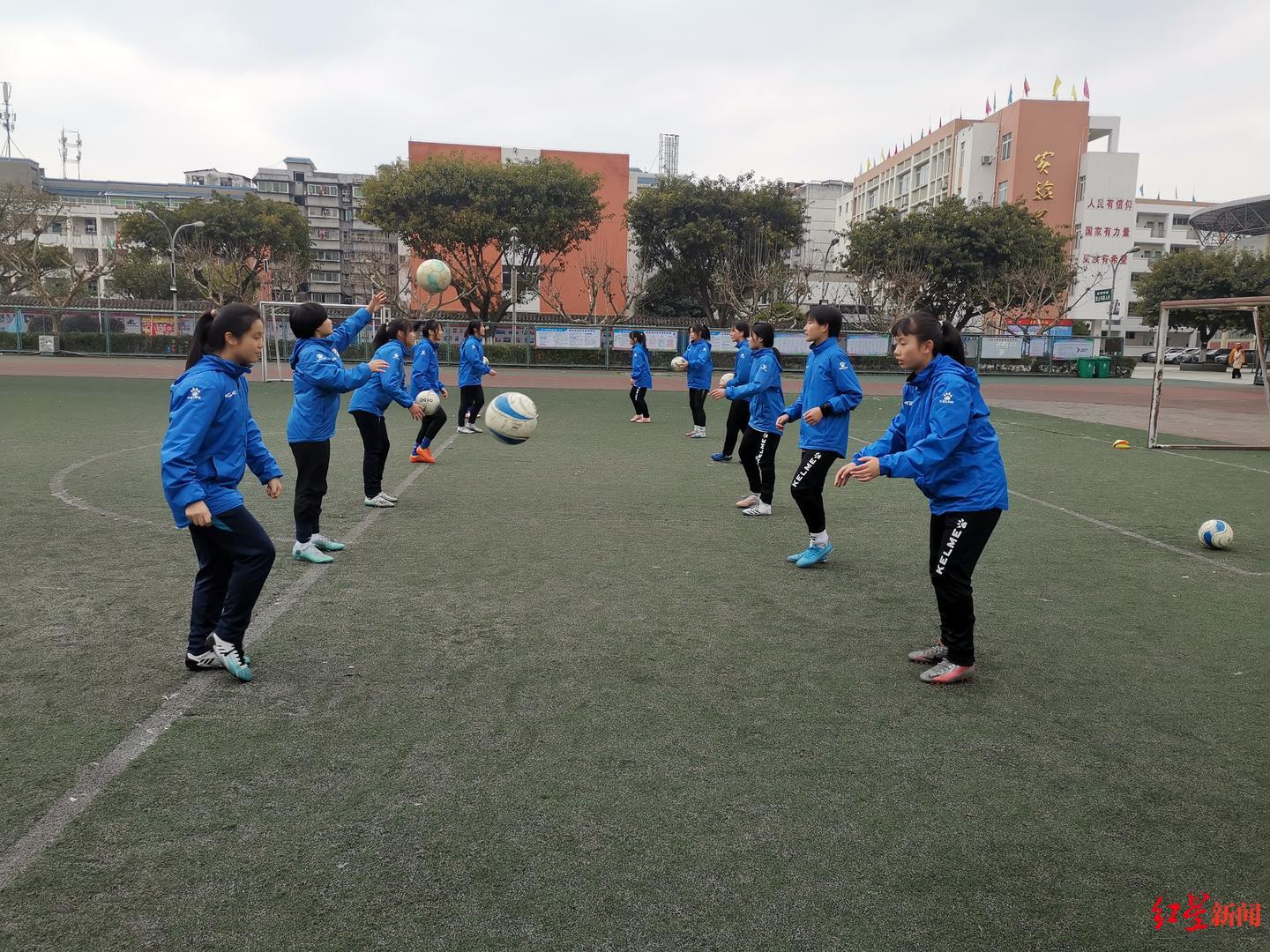深度｜载入中国女子足球改革发展方案全国推广，“江油校园女足模式”如何炼成？(3)