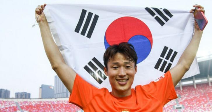 恭喜！孙准浩正式入选韩国队名单，随队参加世界杯，有望过招C罗(3)