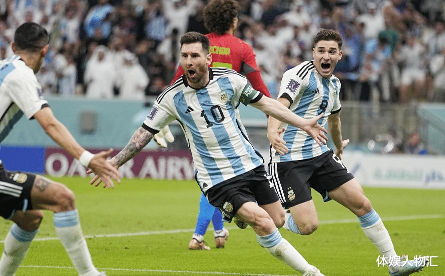 阿根廷第三轮只能赢，不能输也不能平，原因有两点：16强避开法国(1)