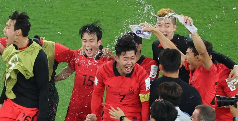 韩国补时绝杀晋级，替我们证明了踢好足球无关人种(1)