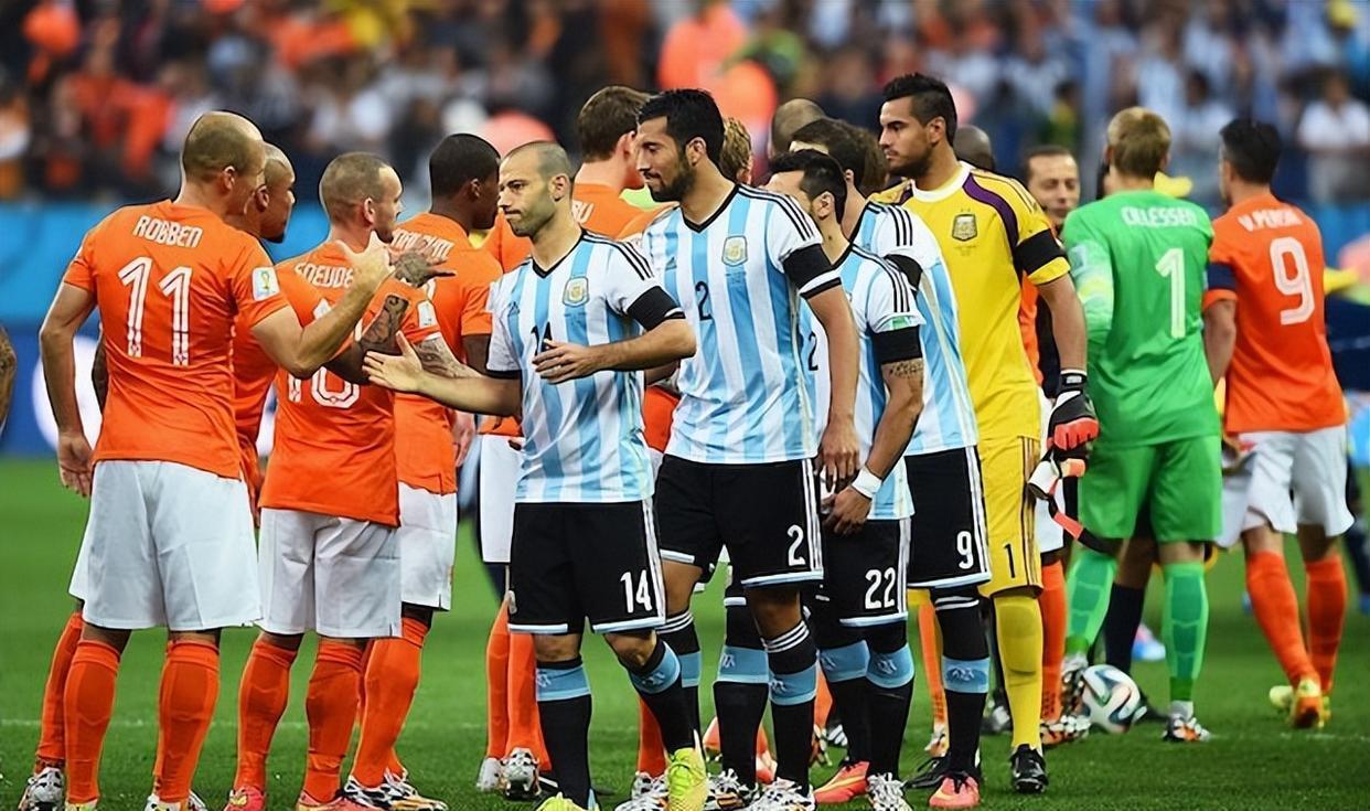 世界杯8强阿根廷对荷兰：每次对碰都是经典，冰王子一射成传奇！(1)
