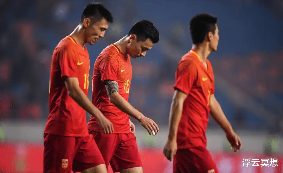太有钱了，中国男足练个球都要出国，请问阿根廷会出国练球吗？(2)