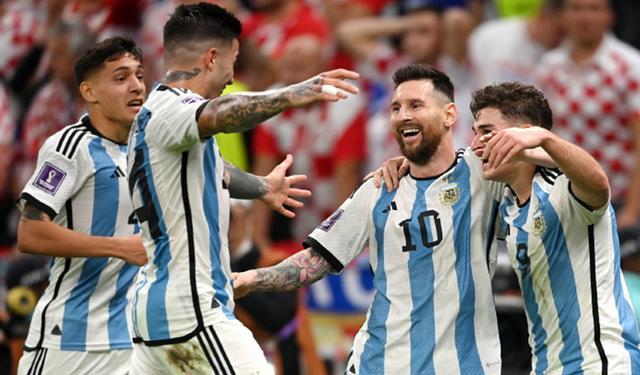 梅西哭了！35岁终于圆梦，阿根廷获近3亿奖金，南美球队20年首冠(3)