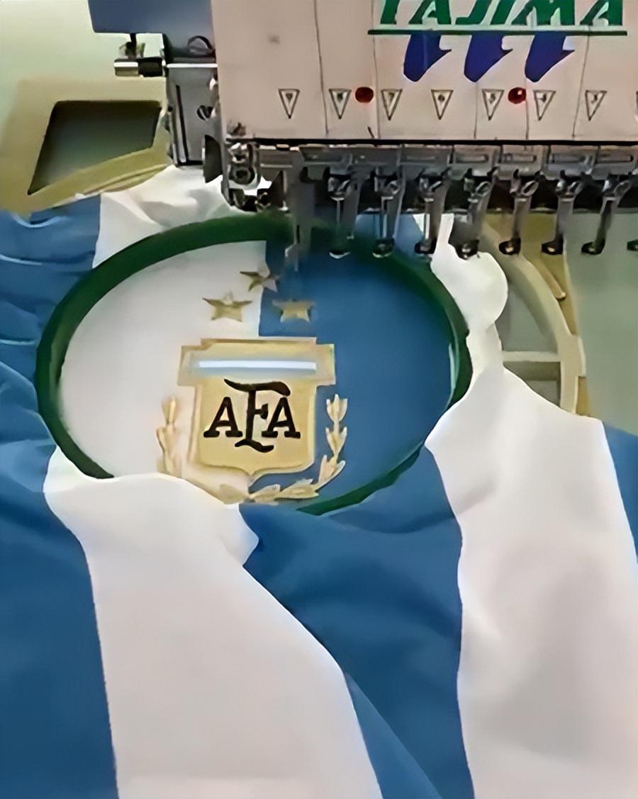 这影响力！阿根廷夺冠，厂家疯产三星战袍，缝纫机都快踩冒烟了(1)