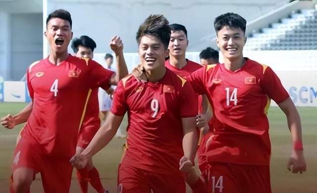 U17国足与U20国足压力都不小 勇敢面对强队展现中国足球希望(7)