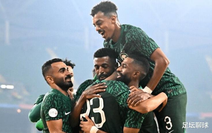 亚洲足坛疯狂一夜：沙特1-2爆冷出局，2大劲旅崛起，国足晋级难了(3)