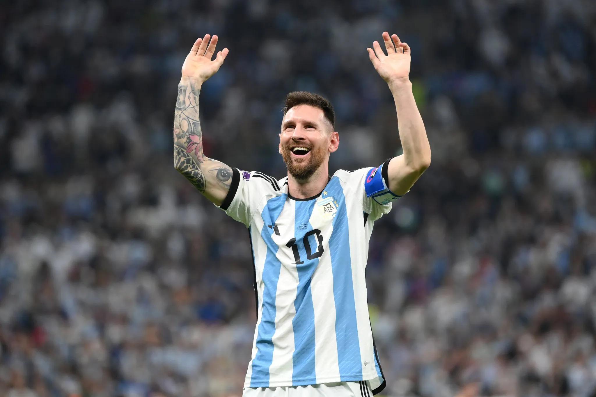​不满FIFA最佳评选！龙赛罗怒喷国际足联：直接给阿根廷人颁奖吧！(4)