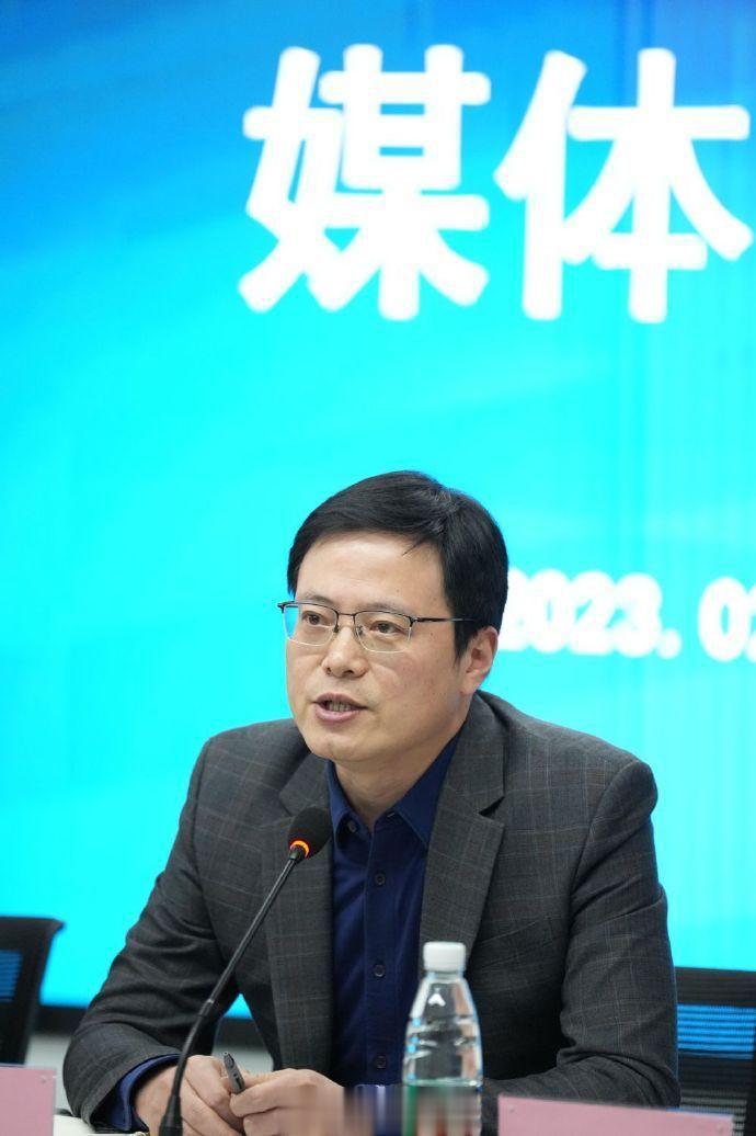 #中超董事长回应俱乐部欠薪# 中超公司董事长刘军表示，2022年初，考虑到当时的(1)