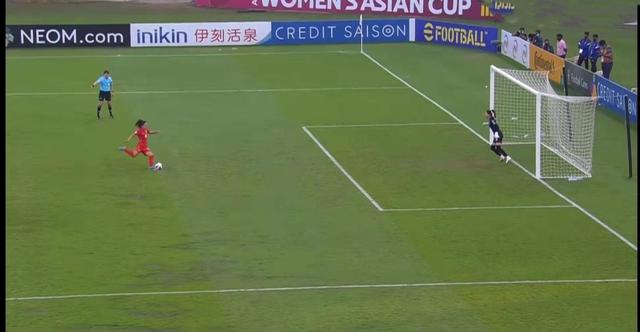 从0比2到3比2！中国女足超级逆转夺取亚洲杯，中国男足学会了吗？(4)