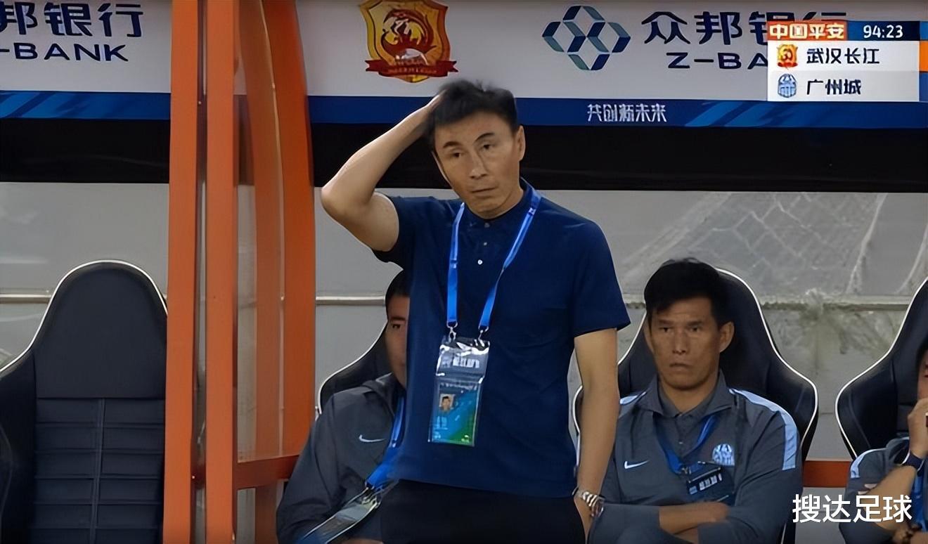 反转！中国足球终于传出好消息，这支中超队死里逃生，李玮锋笑了(2)