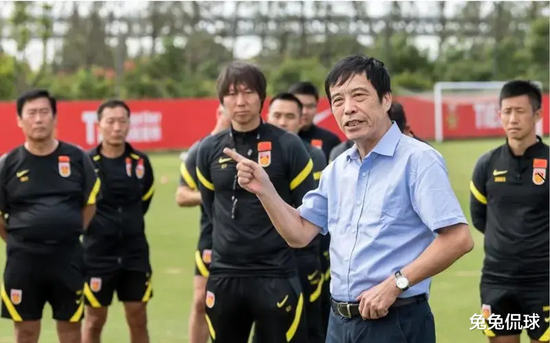 陈戌源一辈子没接触过足球，一大把年纪63岁成了足协主席，这是国足的悲剧(1)