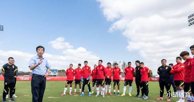 足协重新启动归化计划！预计有五名美籍华人球员将加入。球迷们：不要来中超打球了(7)