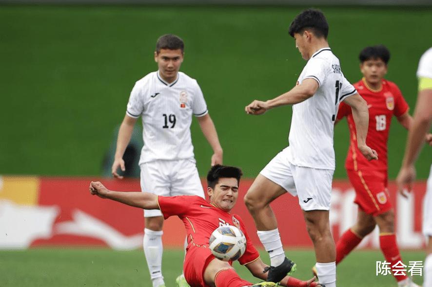U20亚洲杯中国1-1吉尔吉斯斯坦晋级8强，李昊犹如诺伊尔附体(2)