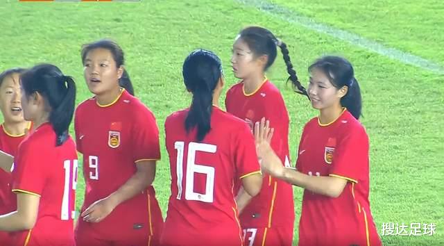 8-0，18岁美女前锋五子登科！中国女足U20全胜出线 3场轰20球0丢球(2)