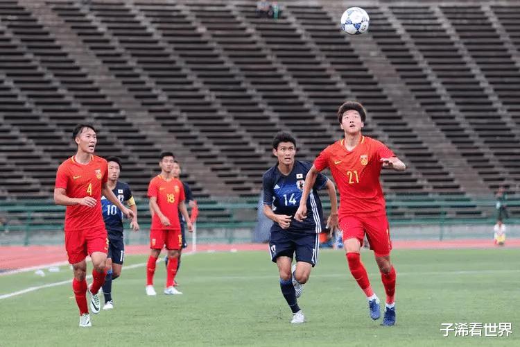 突发，中国职业联赛遭毁灭打击，球迷吐槽：中国足球真是个笑话(1)
