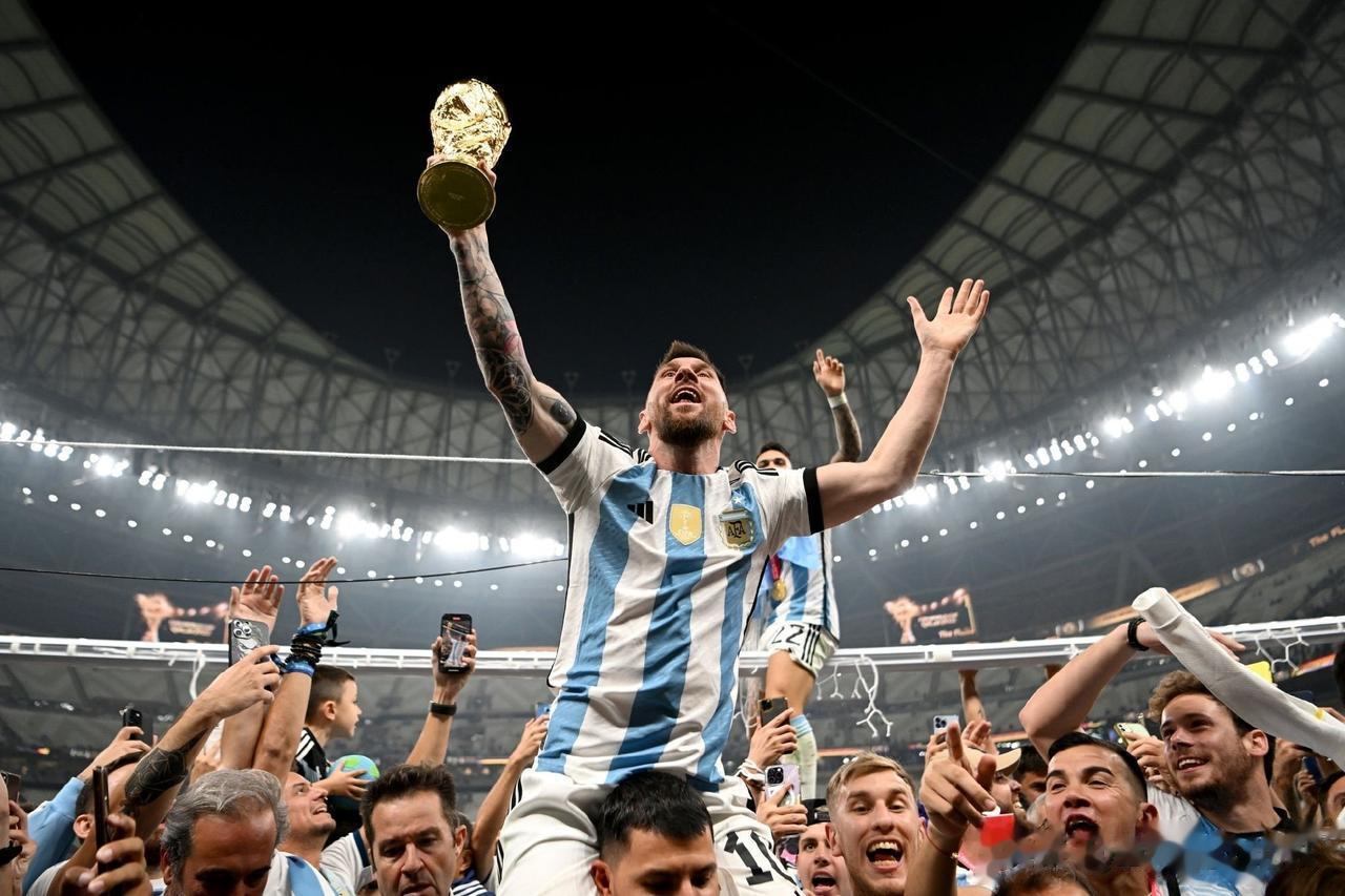 
梅西的影响力！
阿根廷对阵巴拿马的友谊赛，150万人在线排队抢票，63000张(1)