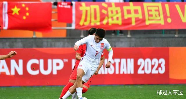 艾菲尔丁和其他03和04年龄段的队员，都是国足今后希望中国足球向好的方向发展(2)