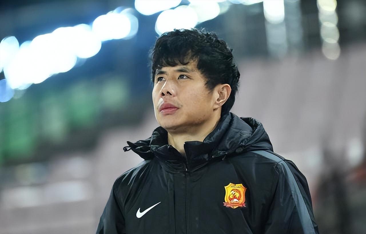 曝35岁国足队长告别广州，或留洋加盟J联赛，亚冠阻击山东泰山(4)